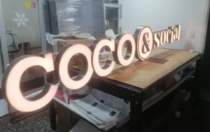 avisos publicitarios acrilicos